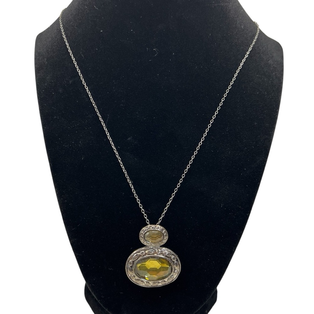 RMN Elegant Silver Tone Necklace with Green Crystal Pendant